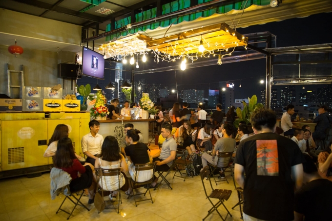 Chạng Vạng Rooftop - cafe tầng thượng chilling giữa lòng Sài Gòn