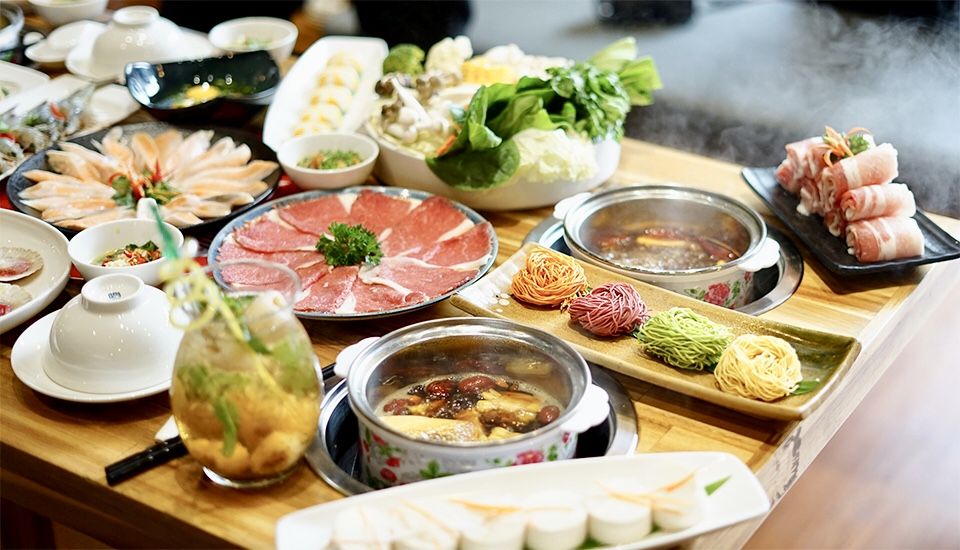 Cơm Gà Hongkong - Lẩu & Dimsum ở Quận 1, TP. HCM | Foody.vn
