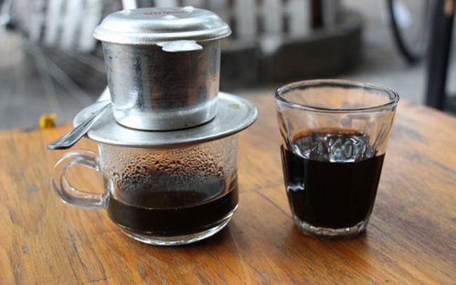 Cà phê "bẩn" tràn lan thị trường: Do người Việt thích dùng cà phê "đặc, đắng,