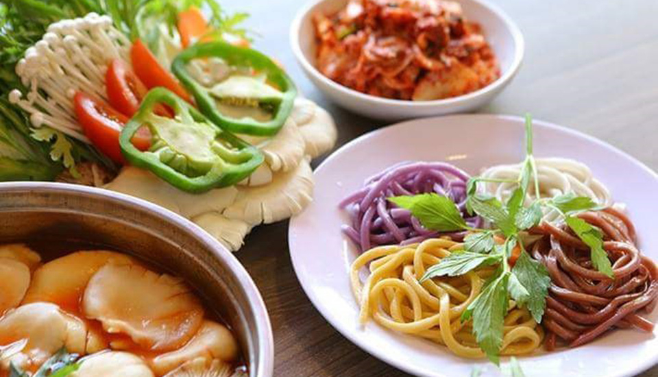 Mì Hàn Quốc - 3 Tháng 2, Mì Hàn Truyền Thống ở Quận 10, TP. HCM | Foody.vn