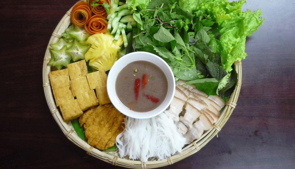 Cô Huệ - Bún Đậu Mắm Tôm & Bánh Tôm Hồ Tây ở Quận 6, TP. HCM | Foody.vn