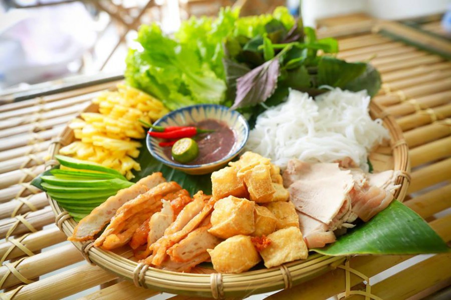 Top 10 quán bún đậu mắm tôm quận 1 ngon nổi tiếng nhất Hồ Chí Minh - VietReview.vn