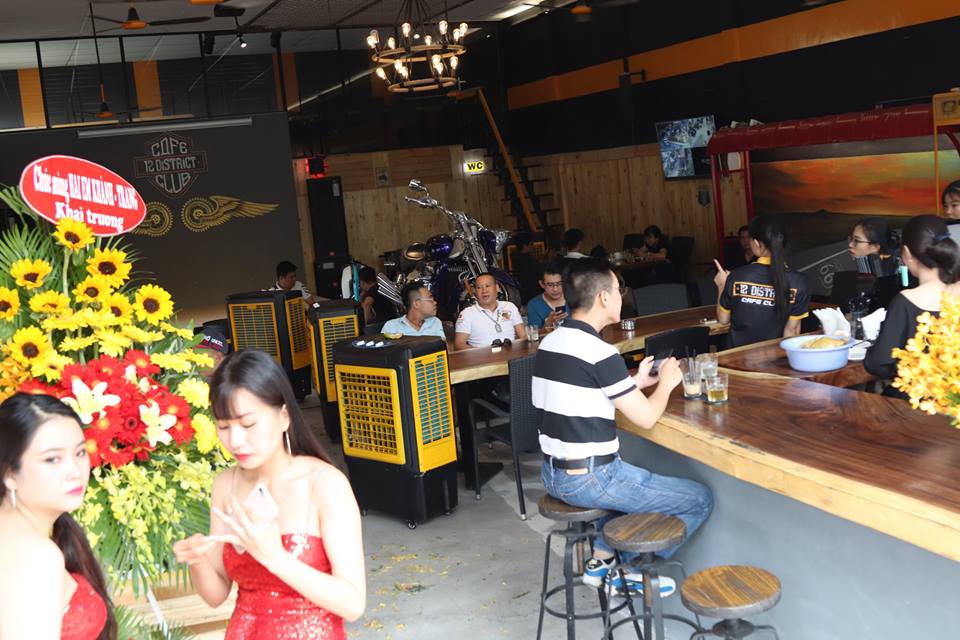 Cafe 12 District Club điểm hẹn của dân chơi xe Sài Gòn | 2banh.vn