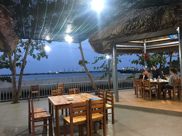 Ẩm Thực Sinh Thái Sông Quê 5 (River food restaurant 5)