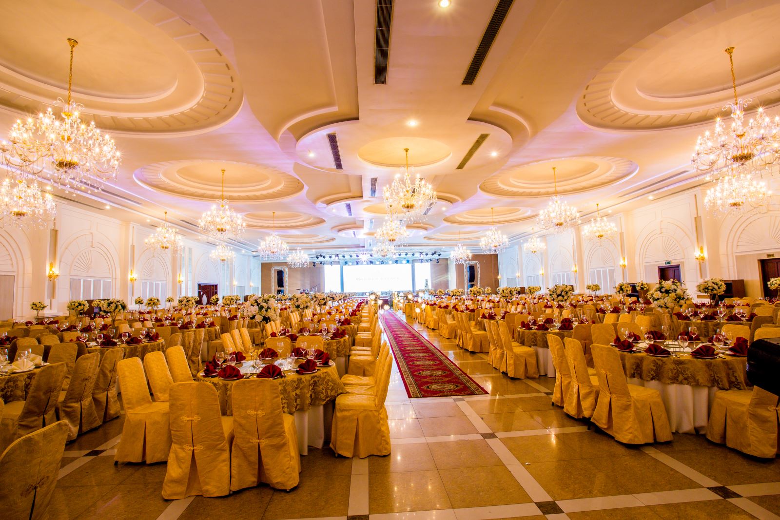 Golden Palace - Trung tâm Tiệc cưới & Hội Nghị