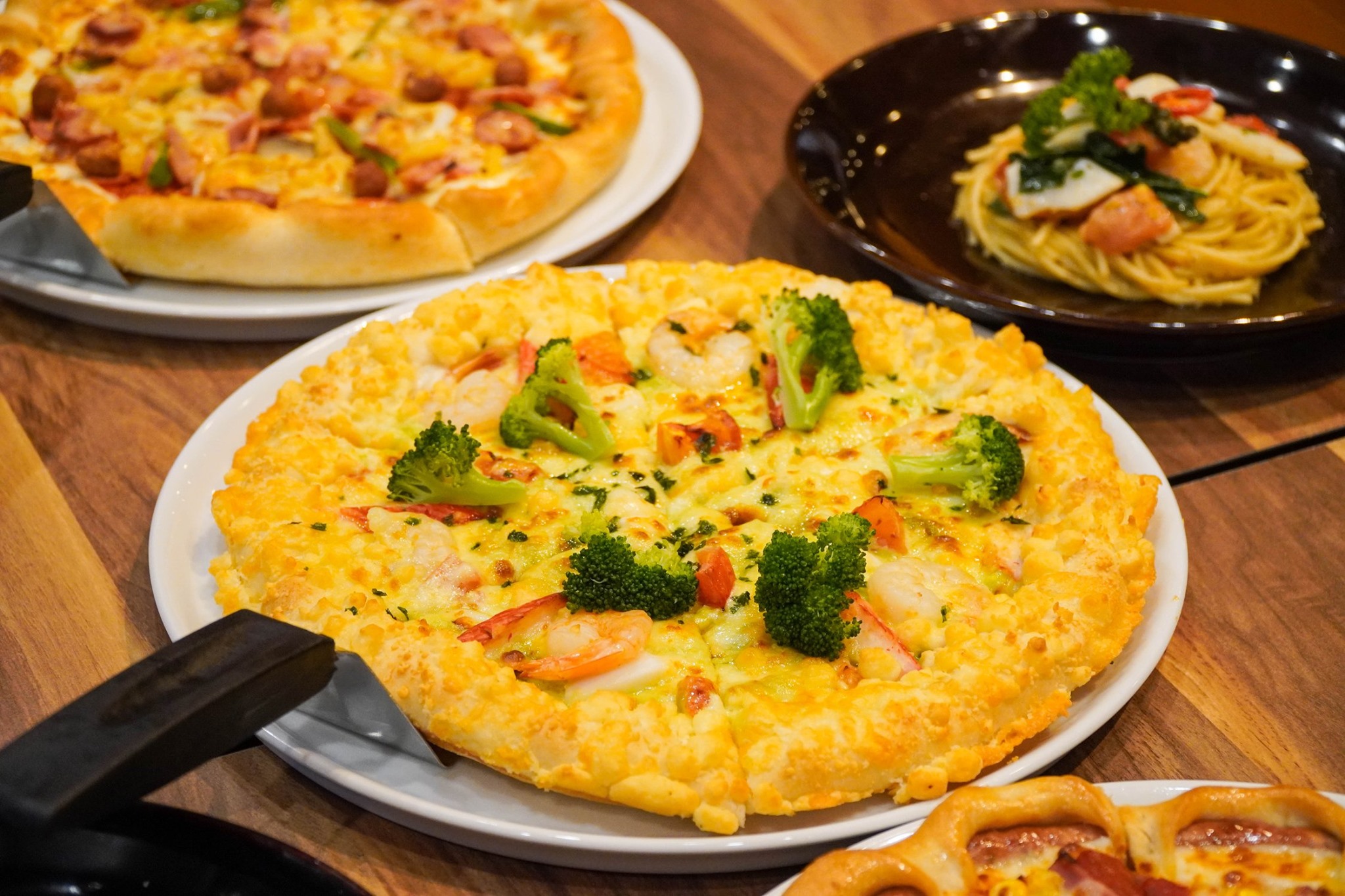 Review The Pizza Company Hà Nội: Không gian, menu, dịch vụ