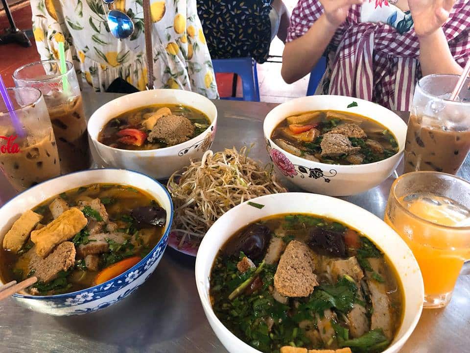 Bún riêu cua Bà Hai Khiêm nơi hầu như dân Côn Đảo từng ăn sáng – Tàu cao  tốc Côn Đảo Express