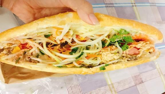 Bánh mì Chín Ngón“ và những quán bánh mì ngon nức tiếng ở Tiền Giang