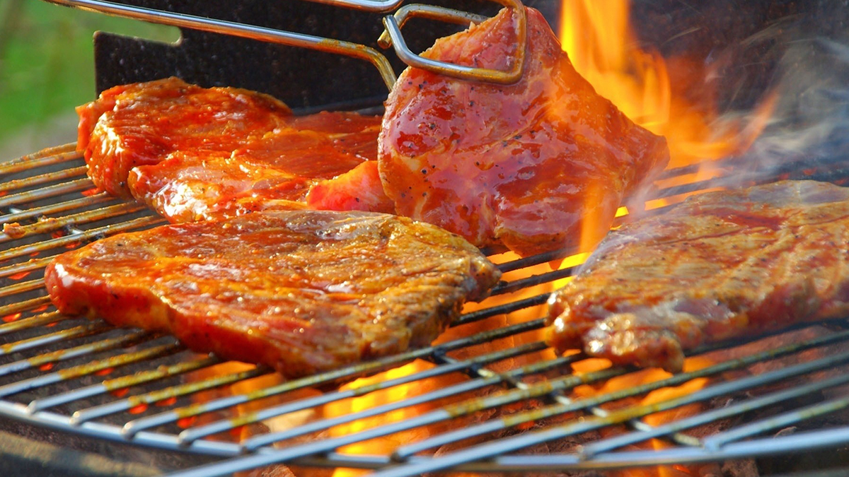 Gợi ý 3 công thức làm gia vị ướp thịt bò nướng tại nhà - Trí Việt Phát