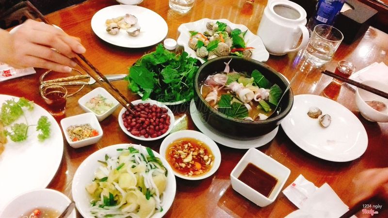 Hồng Hạnh 1 - Hải Sản Các Loại ở Tp. Hạ Long, Quảng Ninh | Foody.vn