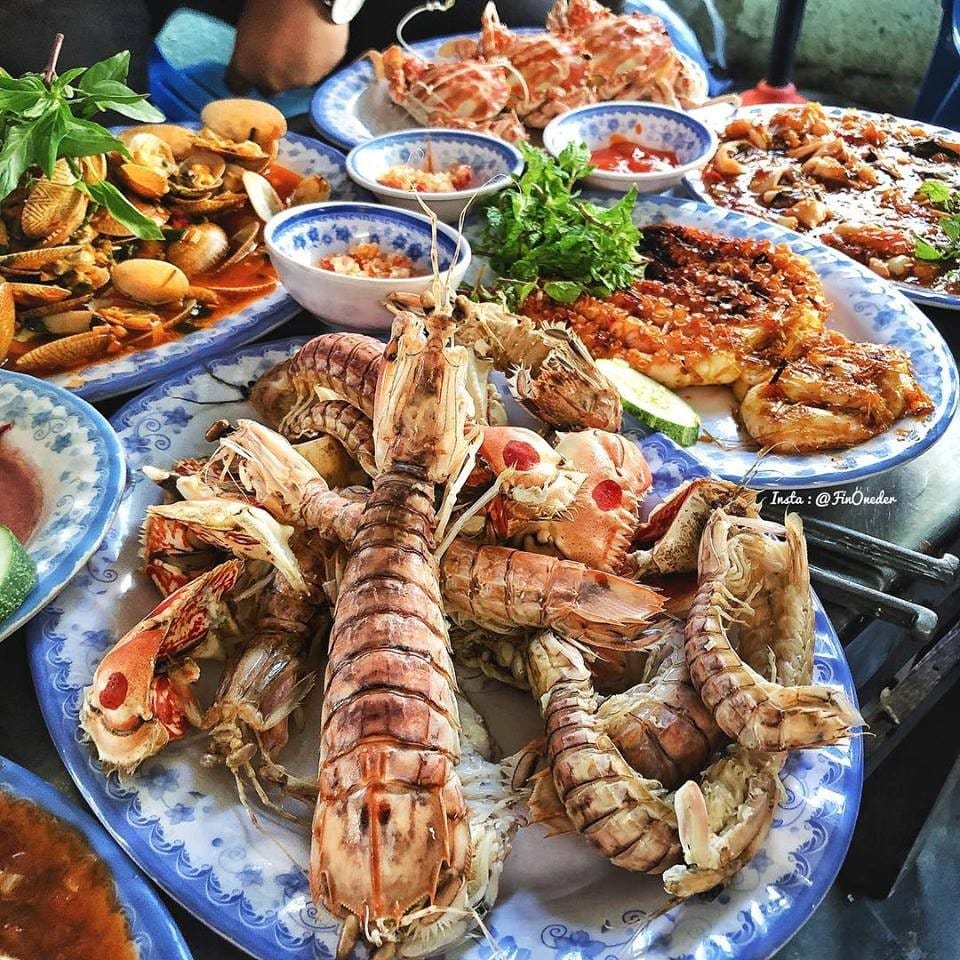 Top 10 nhà hàng hải sản quận 2 Sài Gòn tươi ngon, giá bình dân